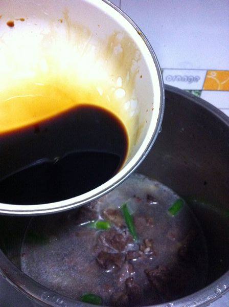 洋葱萝卜焖牛肉步骤8