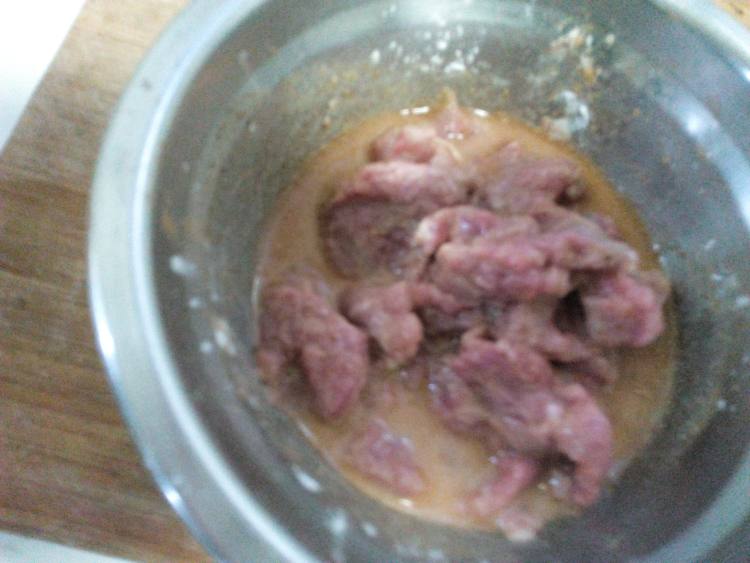 黄瓜炒牛肉步骤2