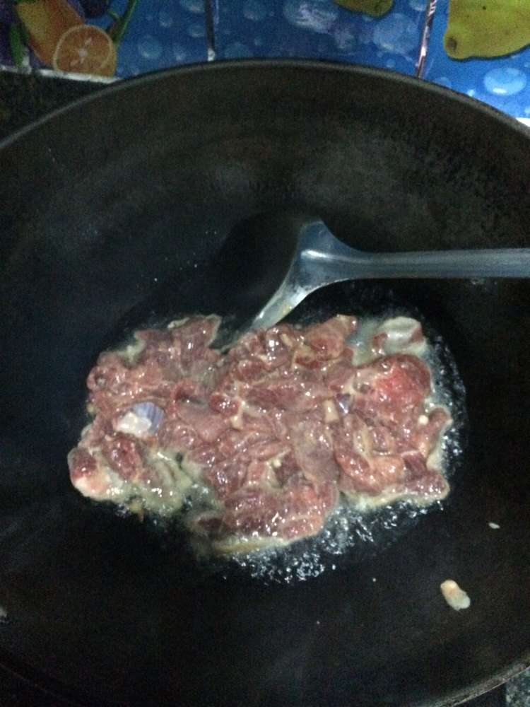 洋葱青椒炒牛肉步骤6