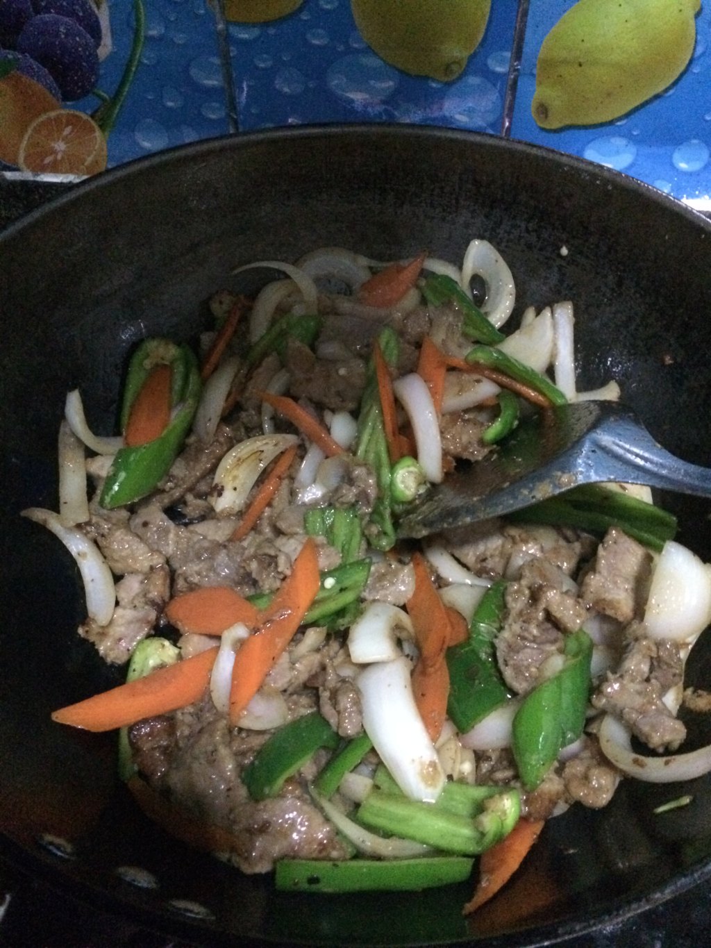 洋葱青椒炒牛肉步骤11