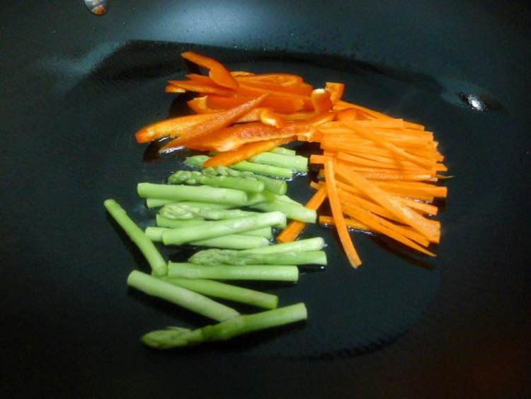 薯蓉杂菜牛肉卷步骤3