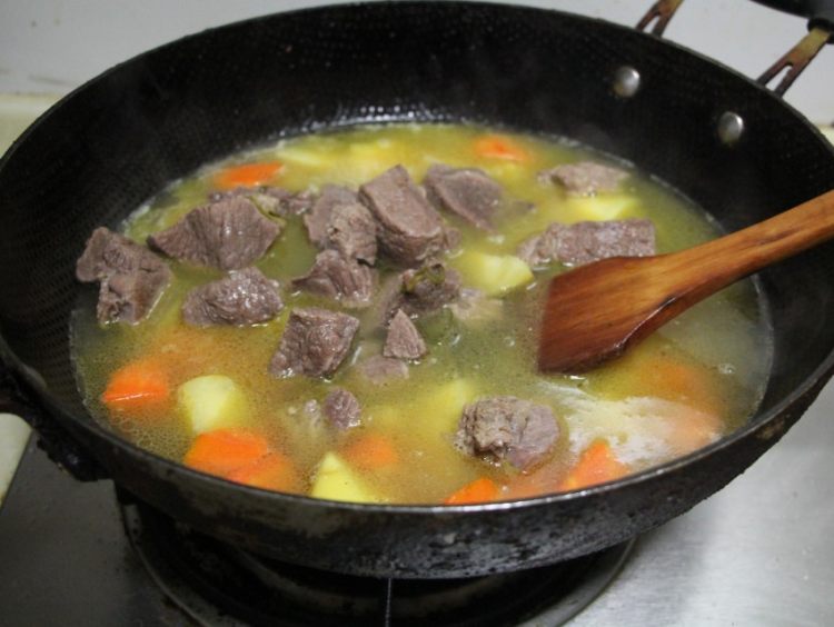 椰子咖喱牛肉步骤8