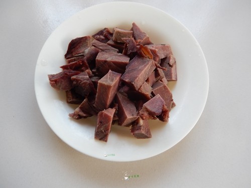 圣女果烧牛肉步骤2