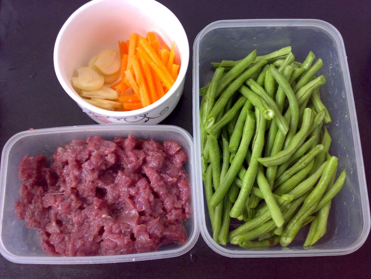 牛肉炒豆角步骤1