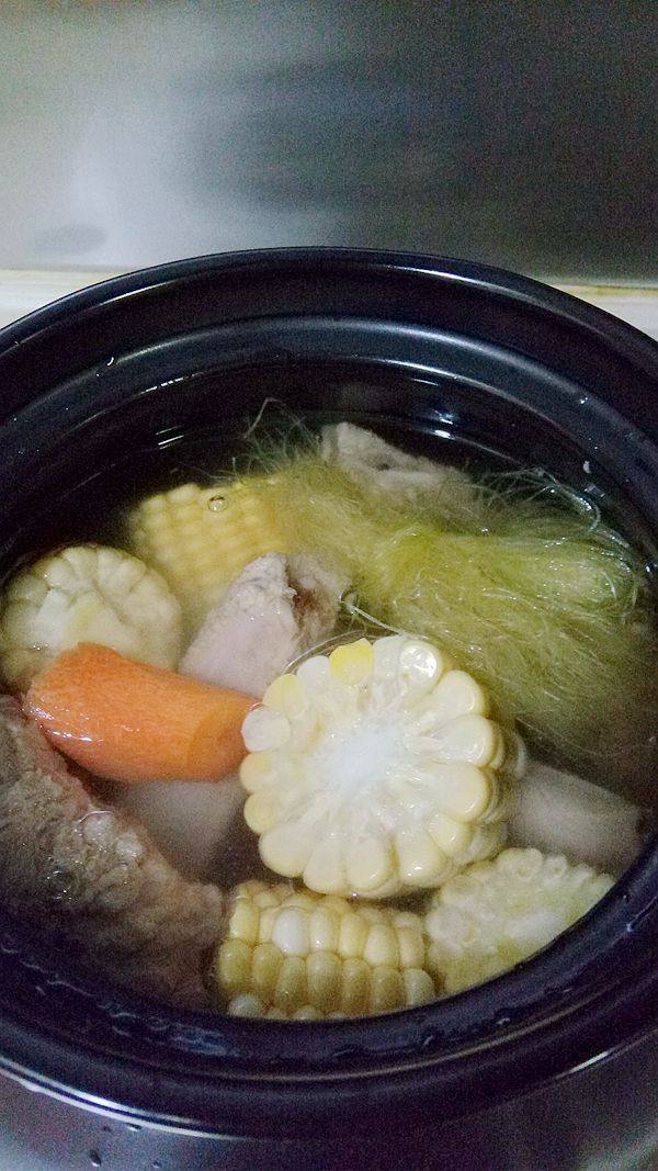 无花果排骨玉米汤步骤4