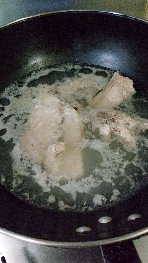 无花果排骨玉米汤步骤3