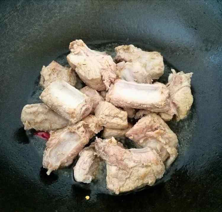 酱香排骨焖土豆步骤3