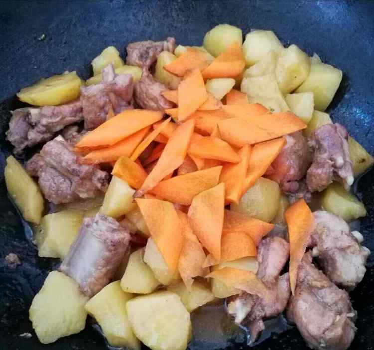 酱香排骨焖土豆步骤7