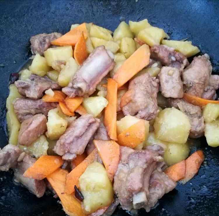 酱香排骨焖土豆步骤8