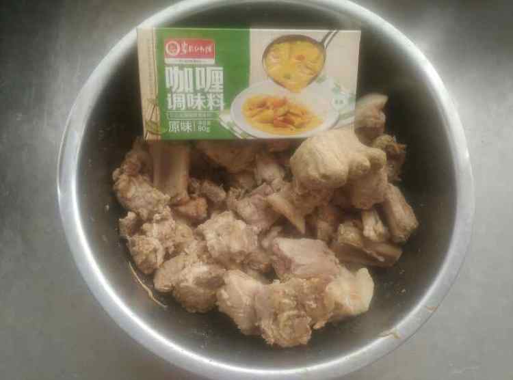 咖喱排骨步骤1