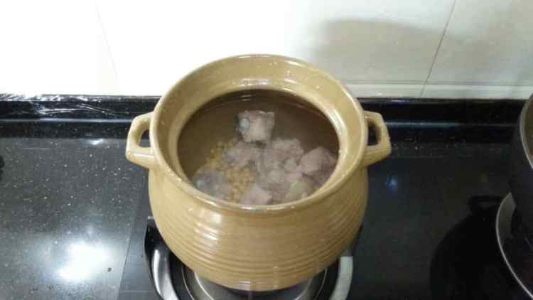 酸菜苦瓜排骨汤步骤7