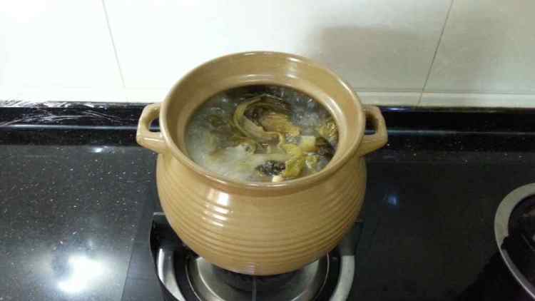 酸菜苦瓜排骨汤步骤14