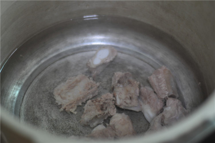 玉米山药炖排骨步骤3