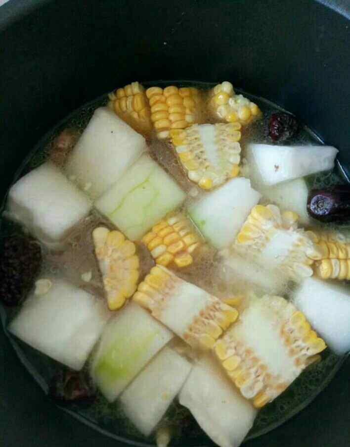 冬瓜玉米排骨汤步骤6