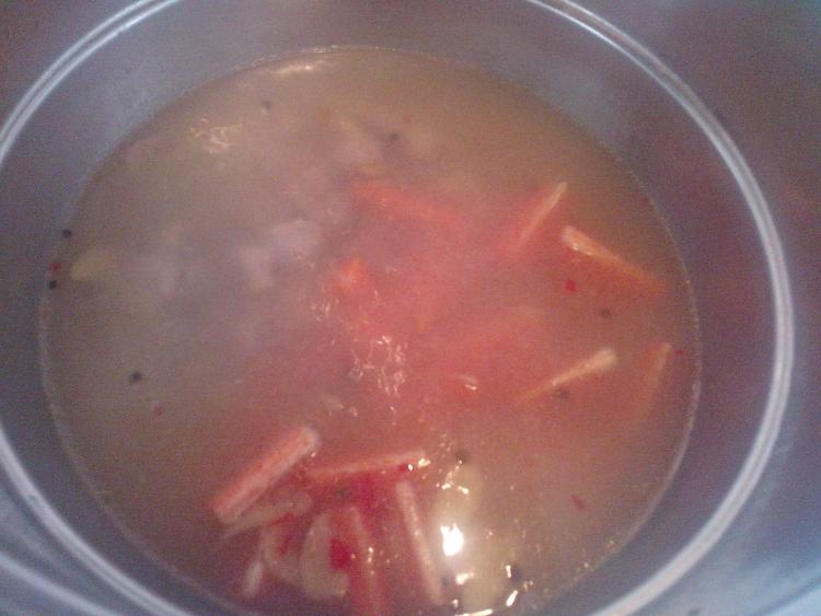 萝卜排骨炖粉条步骤4