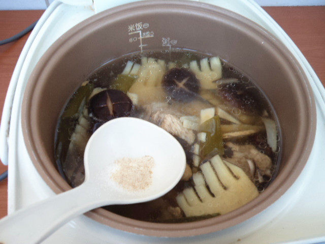 春笋排骨汤步骤12