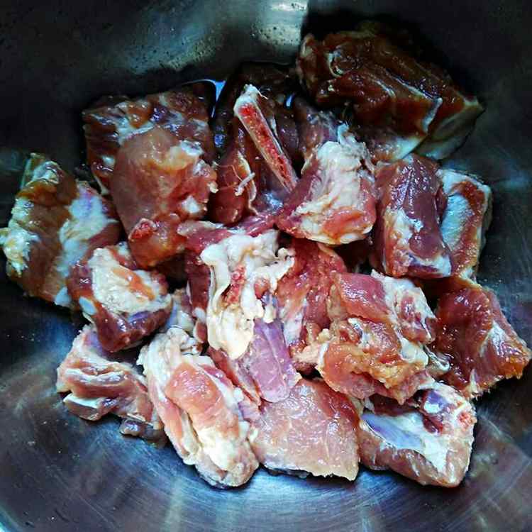 糖桂花柠檬排骨步骤1