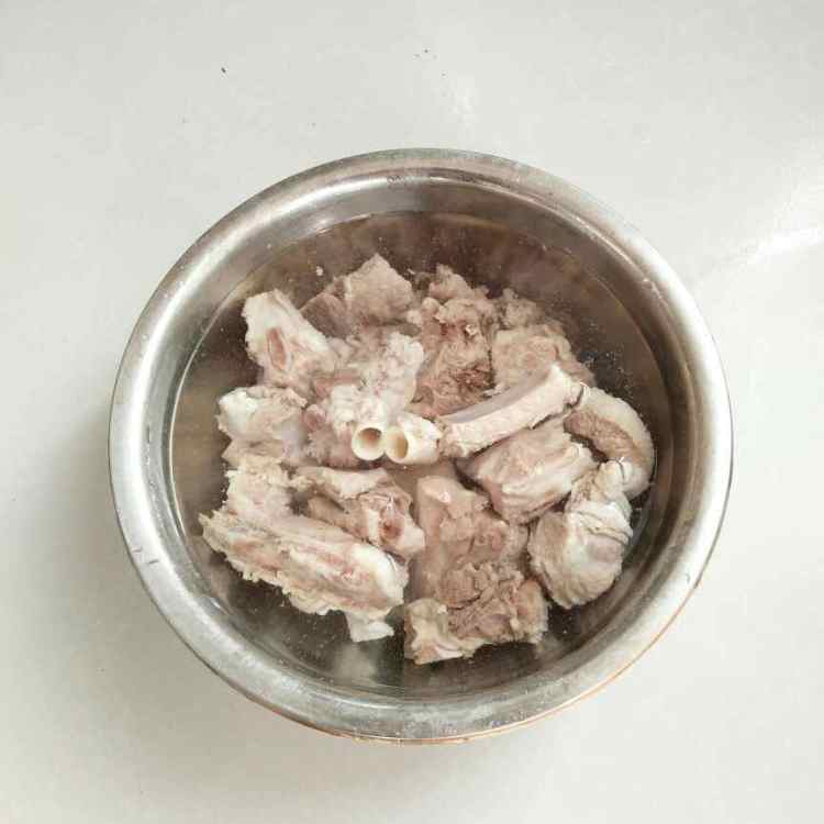 清汤排骨面步骤3