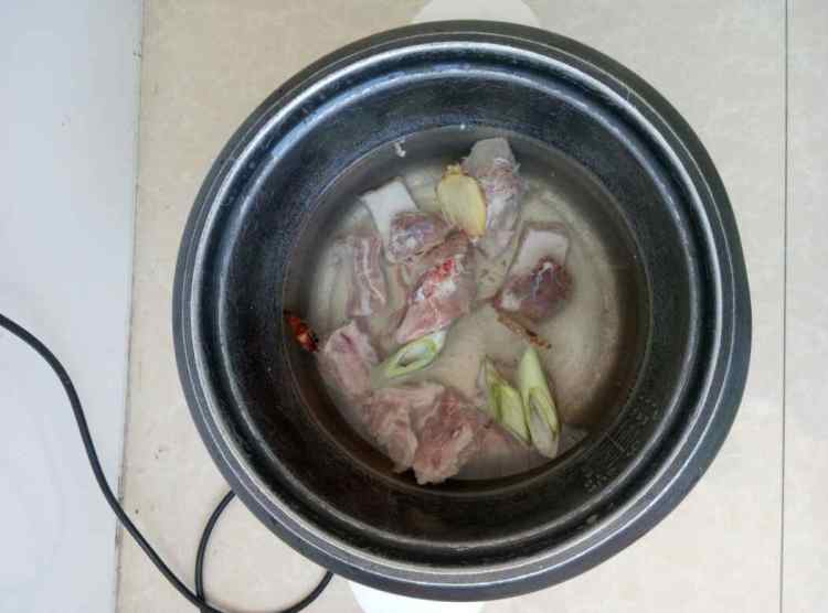 东北乱炖步骤1