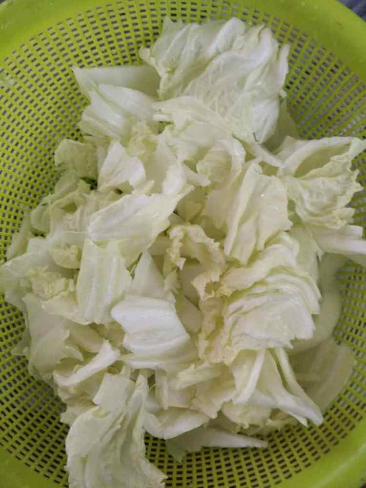 白菜粉丝炖排骨步骤2