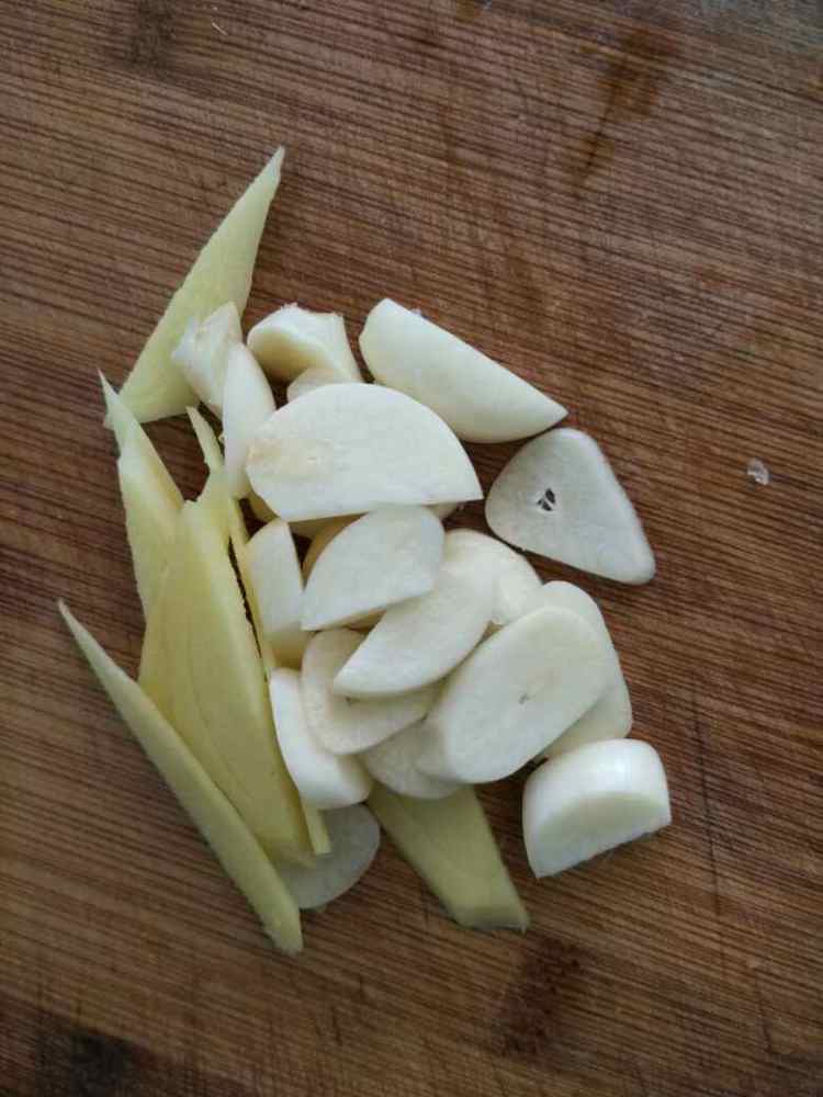 白菜粉丝炖排骨步骤4