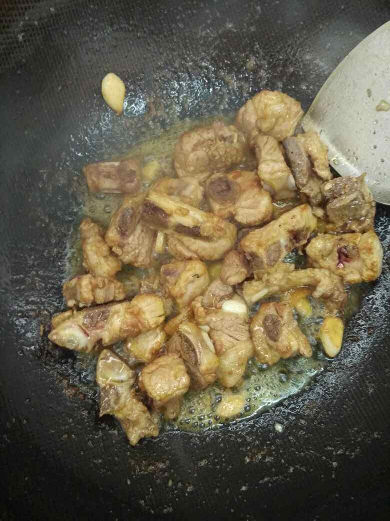 白菜粉丝炖排骨步骤6