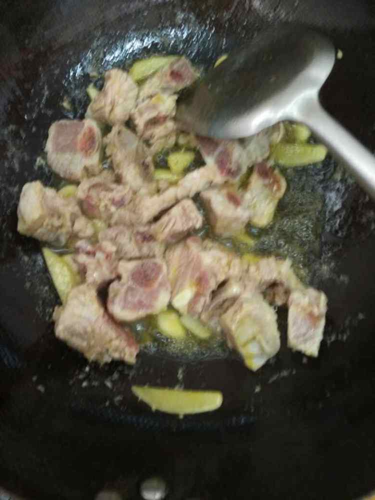 白菜粉丝炖排骨步骤5