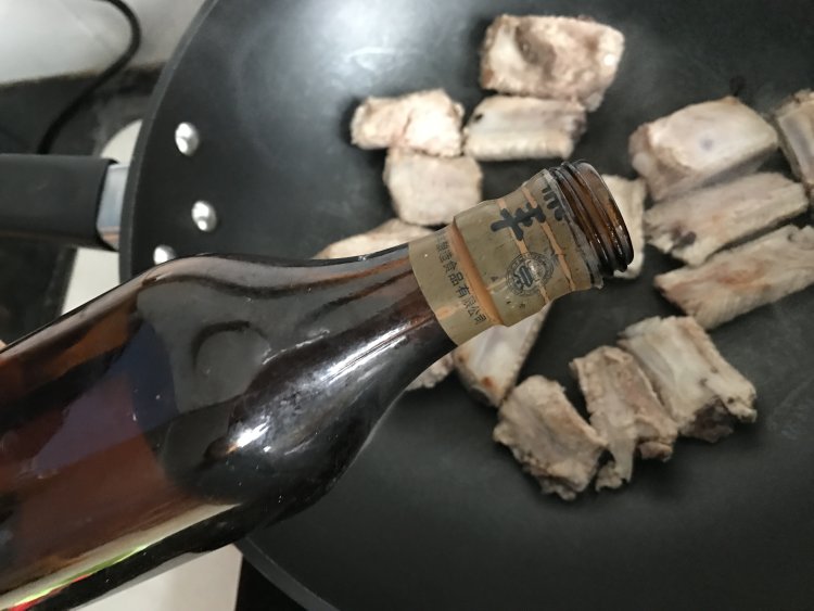 土豆排骨卤蛋步骤3