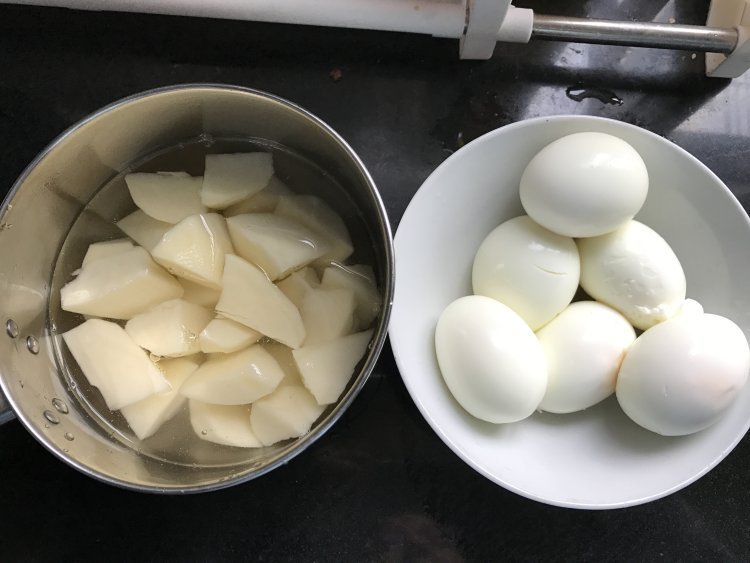 土豆排骨卤蛋步骤2