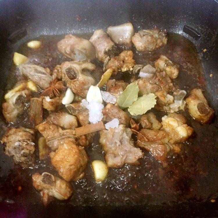 红烧排骨土豆步骤5