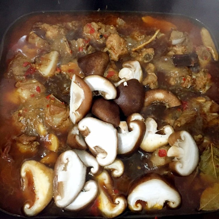 红烧排骨土豆步骤7