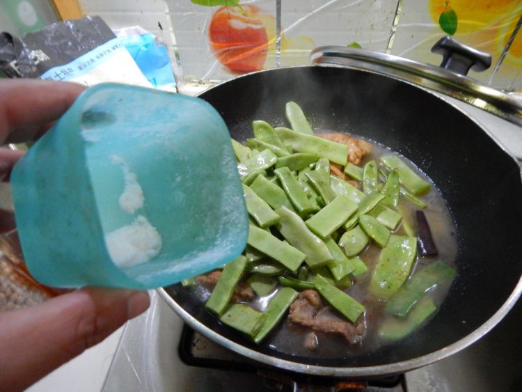 豆角烧排骨步骤8