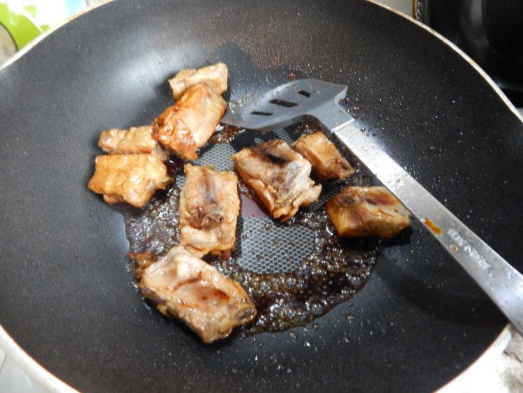 豆角烧排骨步骤4