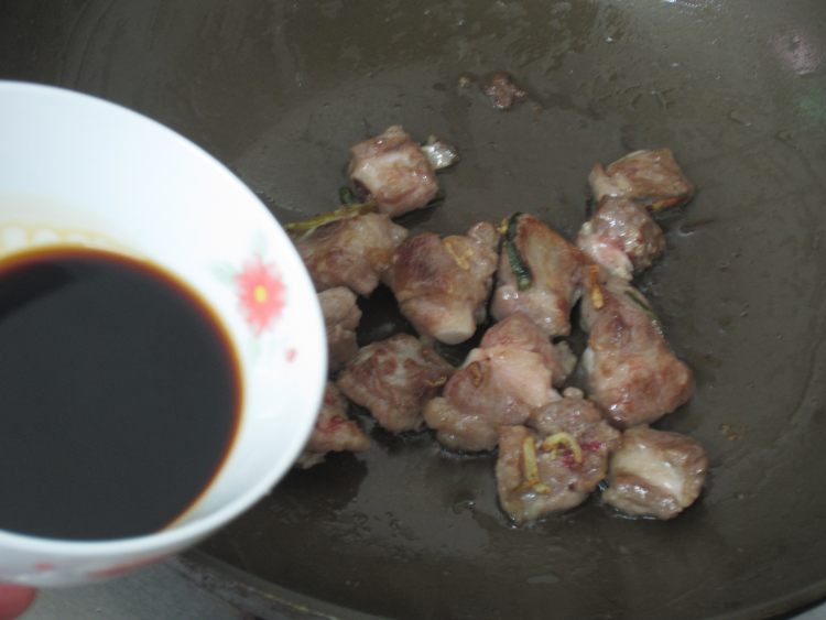 烧排骨#非转基因金龙步骤8