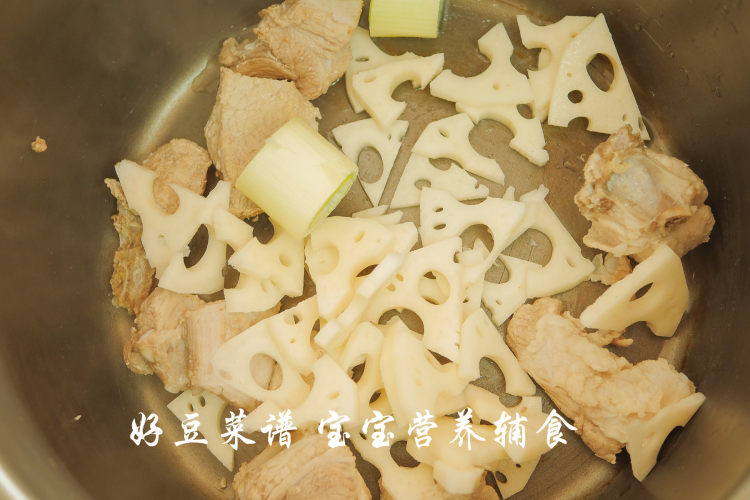 莲藕排骨面线步骤4