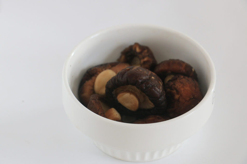 香菇蒸排骨 （压力锅步骤1