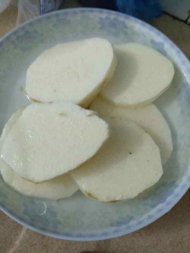 淮山荸荠排骨汤步骤1