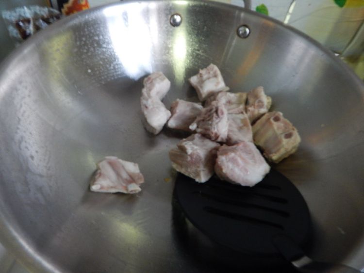 豆角干烧排骨步骤4