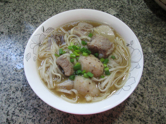 香芋排骨汤面步骤10