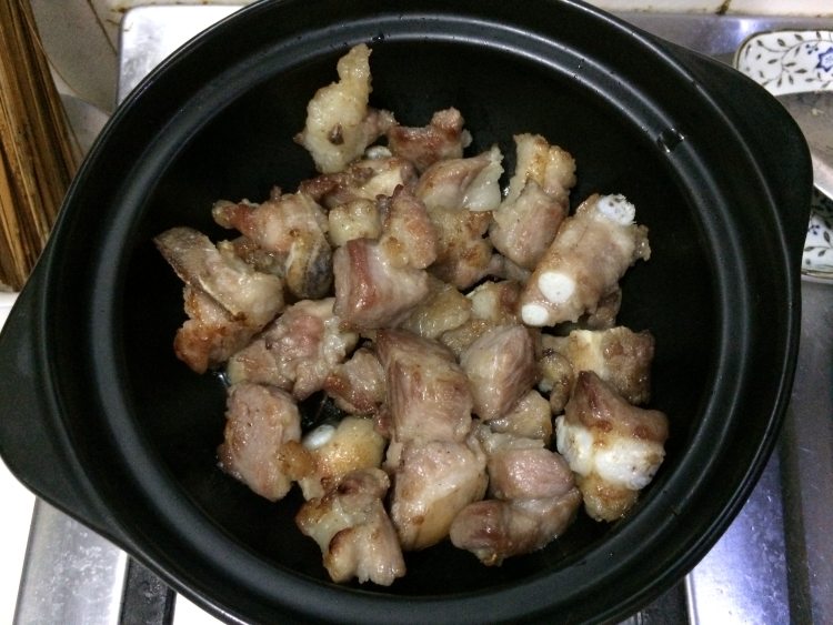 豆腐焖排骨步骤3