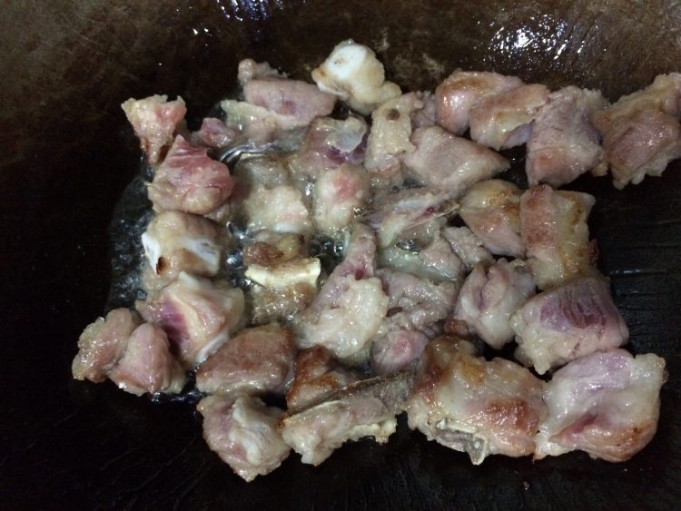 豆腐焖排骨步骤2