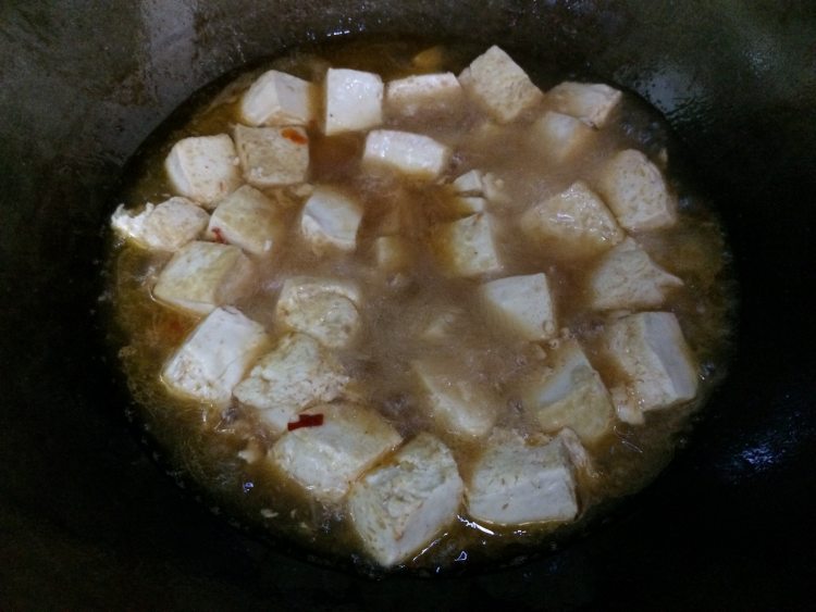 豆腐焖排骨步骤5