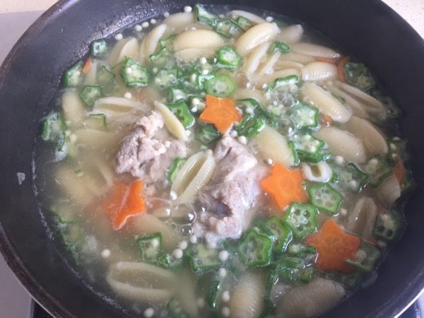 排骨秋葵煮意面#百味步骤13