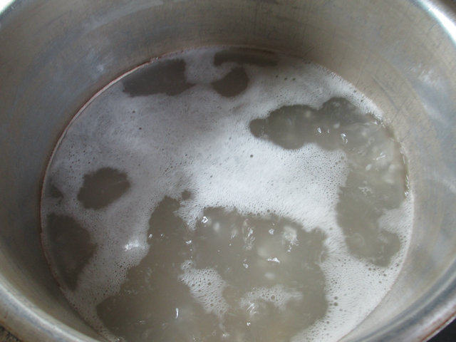 青菜黄豆排骨大米粥步骤4