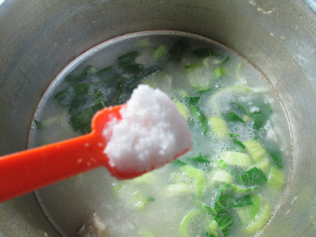 青菜黄豆排骨大米粥步骤8
