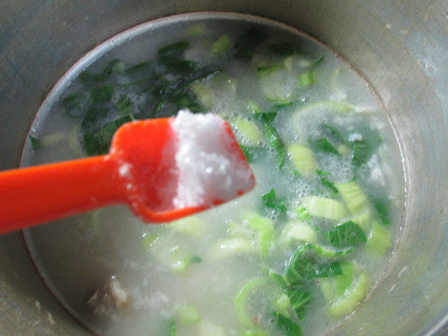 青菜黄豆排骨大米粥步骤9