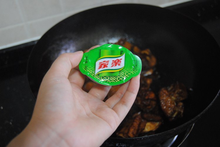 香菇焖排骨步骤9
