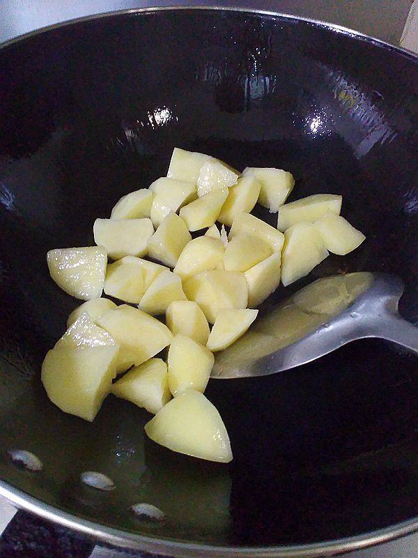 红烧土豆排骨步骤3
