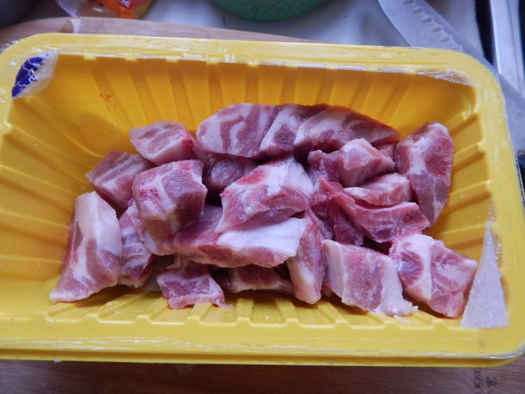 砂锅豆角排骨步骤1