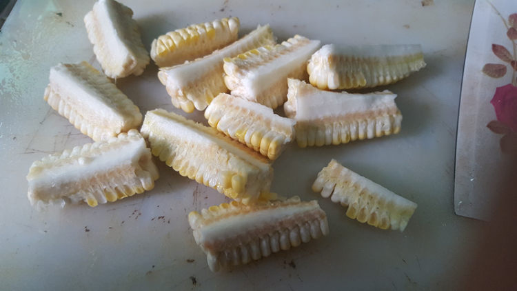 干豆角排骨汤步骤2